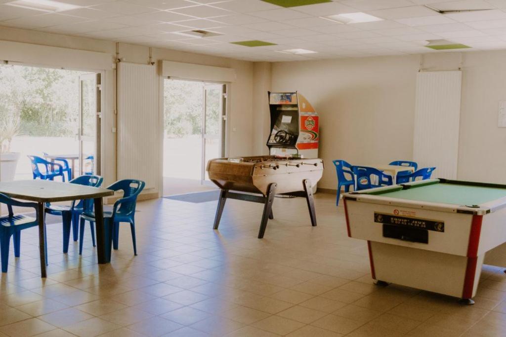 Onlycamp Le Pont Romain Yvré-lʼÉvêque Zewnętrze zdjęcie